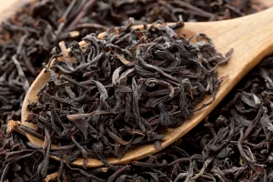 Trà đen mang hương vị đậm và sâu hơn