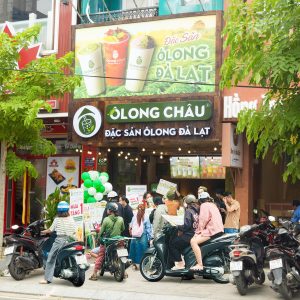 Từ cao nguyên xuống phố — góc "chill Đà Lạt" tại cửa hàng Ôlong Châu giữa Sài Gòn.